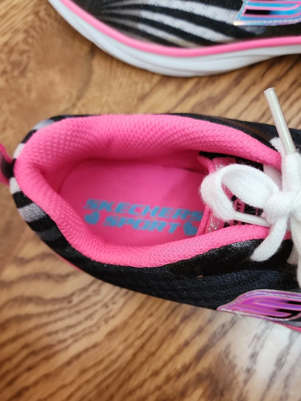 NWOB Discontinued Rare Skechers Kids Pepsters Bright Time Sneakers Girls Size 2